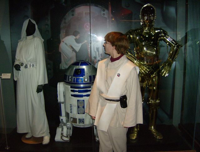 Jedi meets Leia and droids